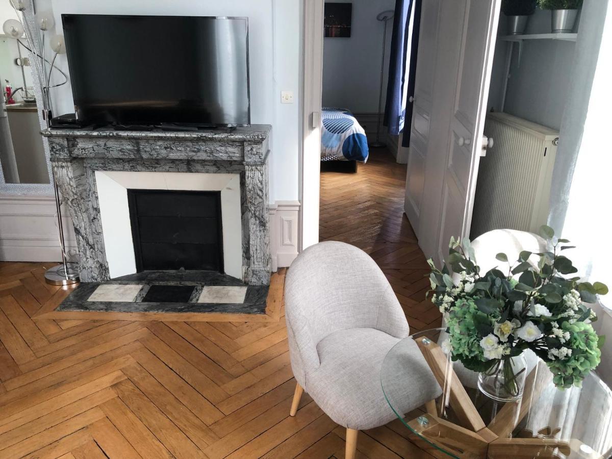 Апартаменты 4 People+Free Street Parking+Cosy Centre Ville Руан Экстерьер фото